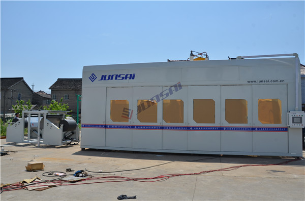 想看吸塑裁切一體機(jī)？來(lái)駿精賽雅式展！