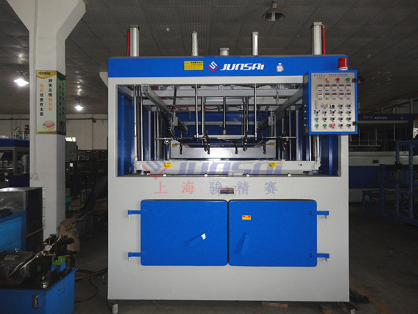 單頭厚片<a href=http://www.penglecw.com/ target=_blank class=infotextkey>吸塑機(jī)</a>1.jpg